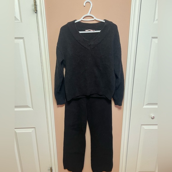 Cozy Black Knit Sweater and Pants Set - Picture 1 of 4